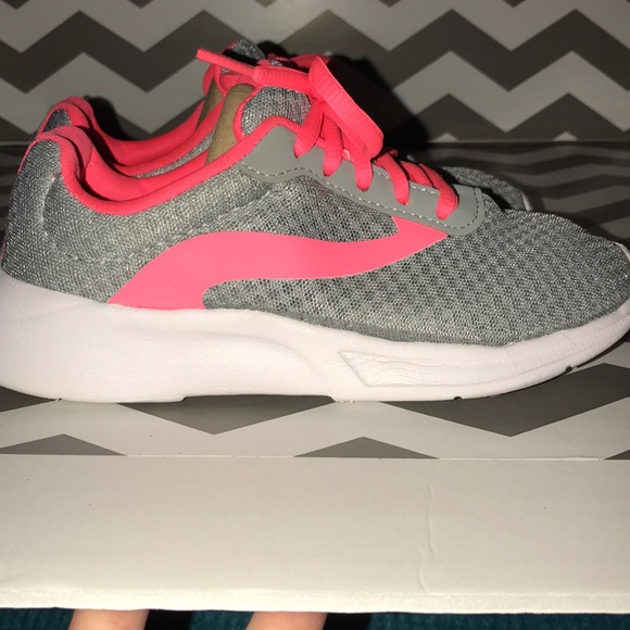 Athletic Works mesh sneakers - Picture 8 of 10